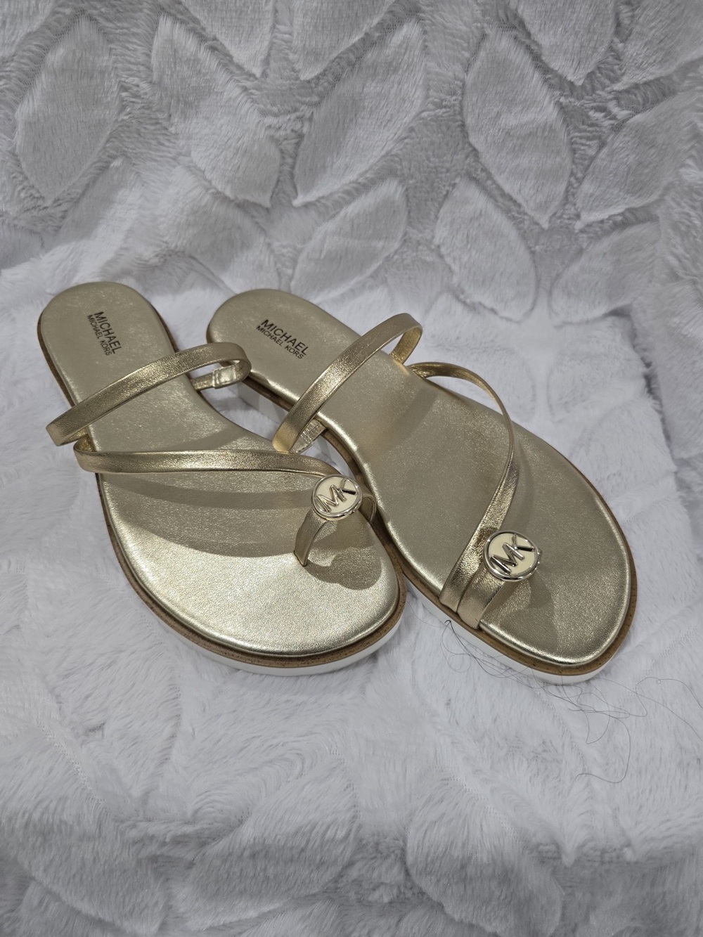 MICHAEL Michael Kors Gold Strappy Toe-Ring Sandals Size 10M